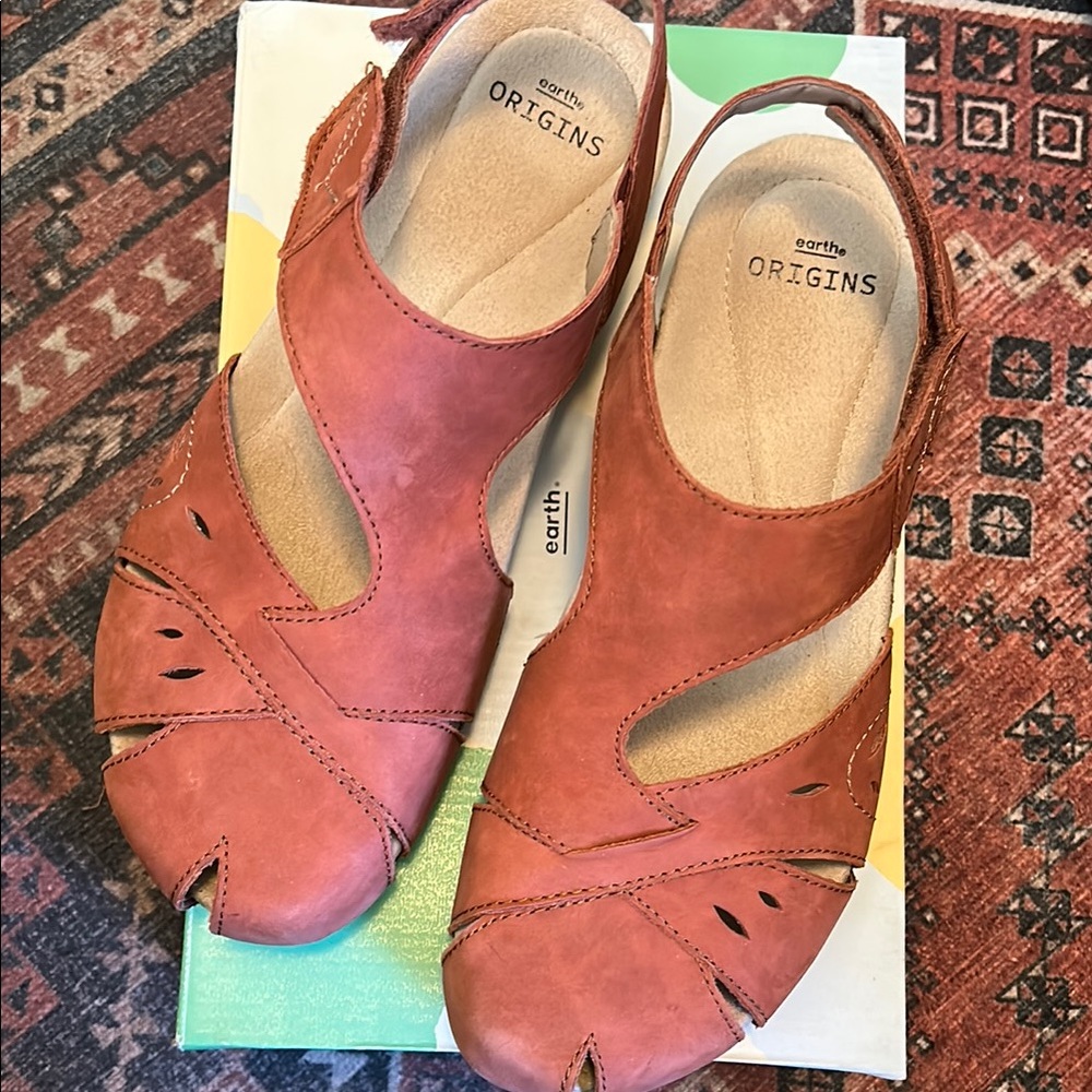 Earth Origins Women's Birdine Sandals Auburn Nubuck Size 10. GUC